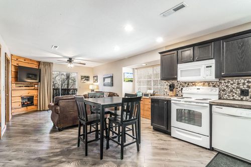 apt-2-13 Woodpecker Ln, Branson, MO, 65616-7105 | Card Image