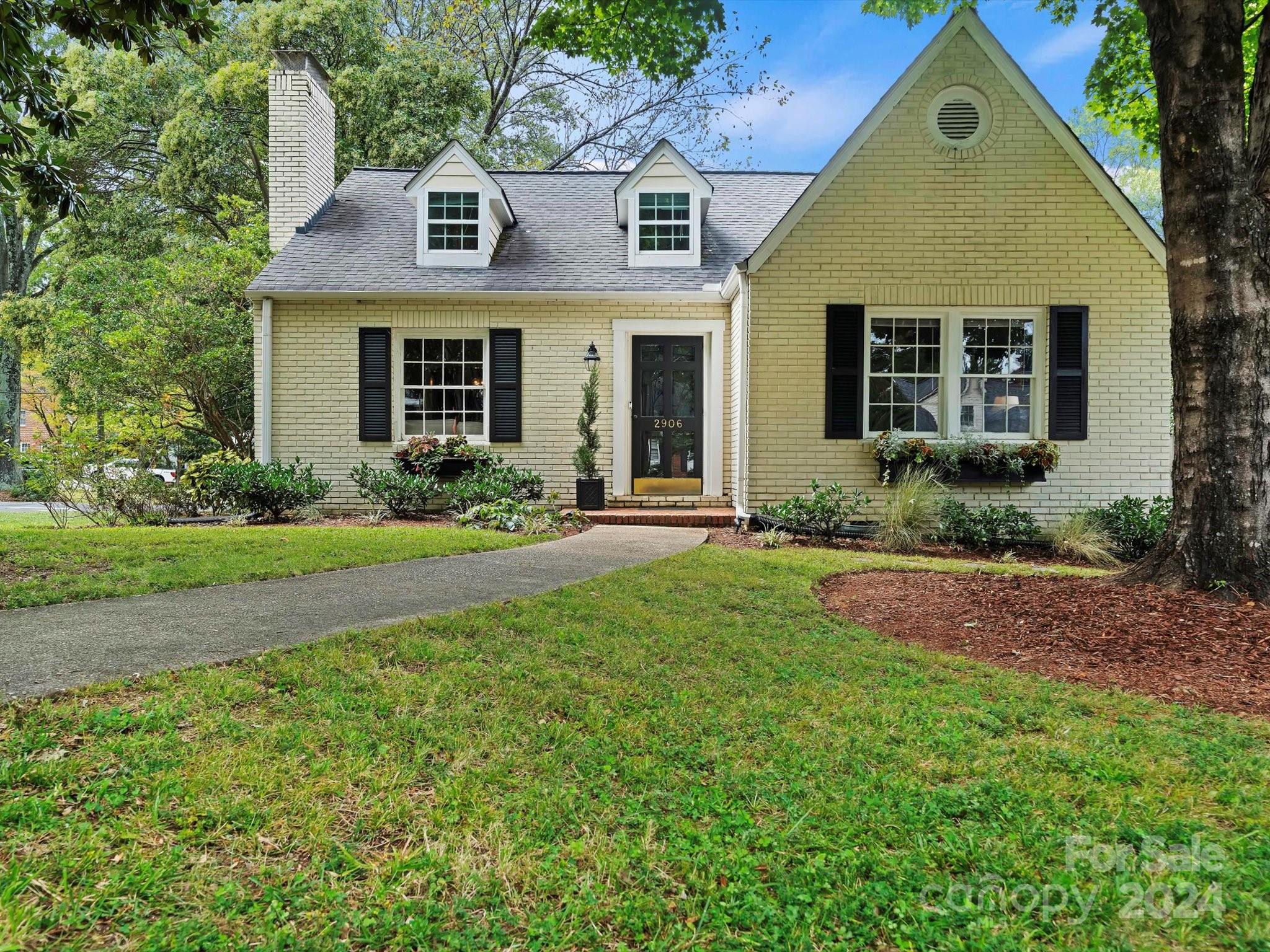 Hillsdale Ave, Charlotte, NC 28209