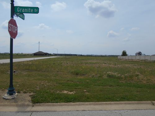 1094 Granite Dr, Manteno, IL, 60950-5214 | Card Image