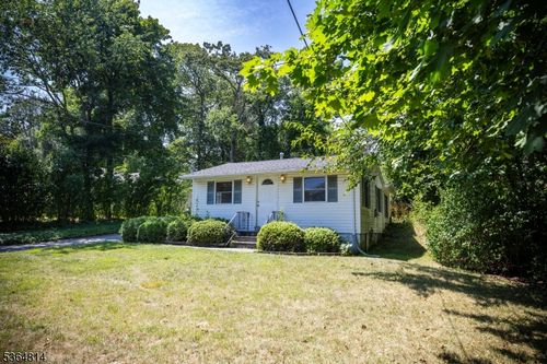 28 Virginia Ave, Lake Hopatcong, NJ, 07849-1530 | Card Image