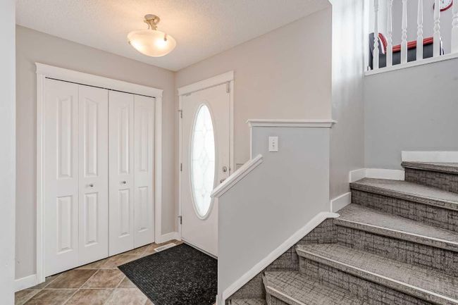 71 Wentworth Circle Sw, Home with 4 bedrooms, 3 bathrooms and 4 parking in Calgary AB | Image 3