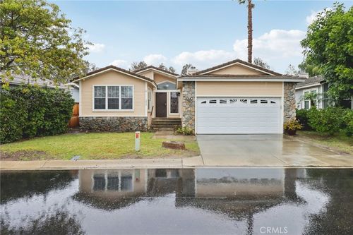 1043 Kite Ln, Vista, CA, 92081-8626 | Card Image