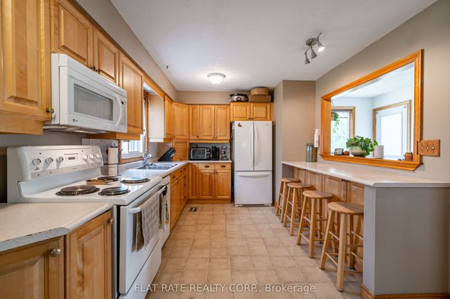 610 Brick Rd, House other with 3 bedrooms, 2 bathrooms and 6 parking in Ennismore ON | Image 8