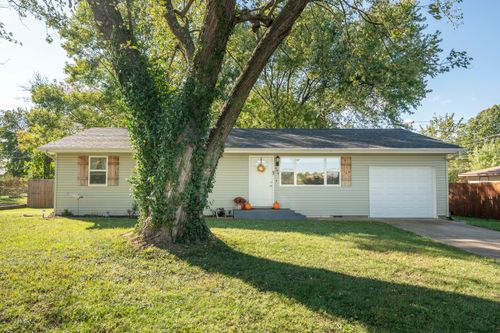 909 Hamilton St, Mount Vernon, MO, 65712-1301 | Card Image