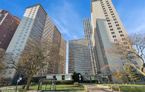 2015-3950 N Lake Shore Dr, Chicago, IL, 60613-5102 | Card Image