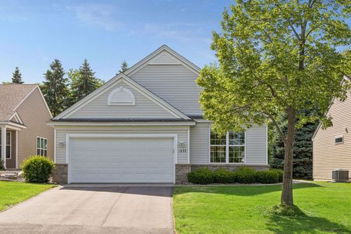 1692 Oakbrooke Way, Eagan, MN, 55122-4202 | Card Image