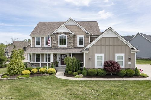 4055 Deer Lake Dr, Medina, OH, 44256-7673 | Card Image