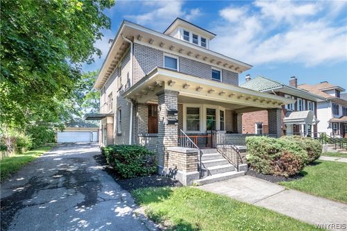 121 W Humboldt Pkwy, Buffalo, NY, 14214-2606 | Card Image