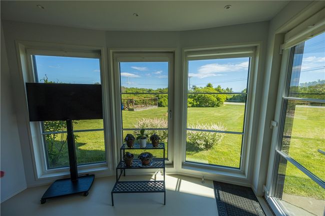Lower level view to garden | Image 35