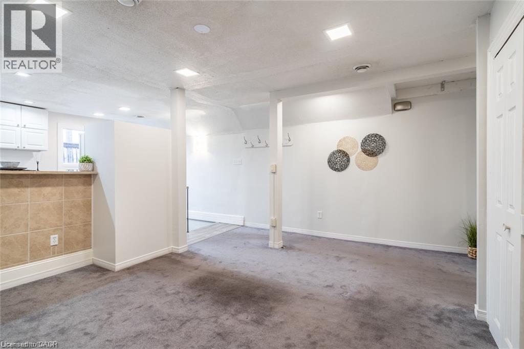 Residential Lease in Hamilton 4
