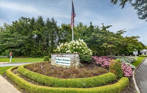 211 Barton Avenue, Huntington, NY, 11747 | Card Image