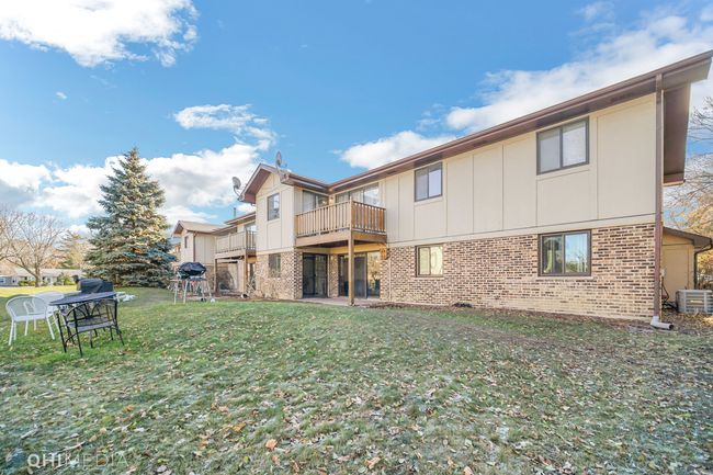 APT-101C - 1450 N Elmhurst Rd, Home with 3 bedrooms, 2 bathrooms and 1 parking in Mount Prospect IL | Image 18