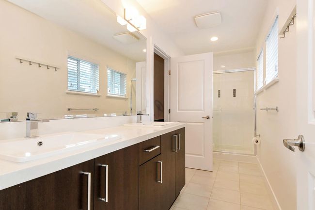 10499 Mceachern St, House other with 4 bedrooms, 4 bathrooms and 4 parking in Maple Ridge BC | Image 20