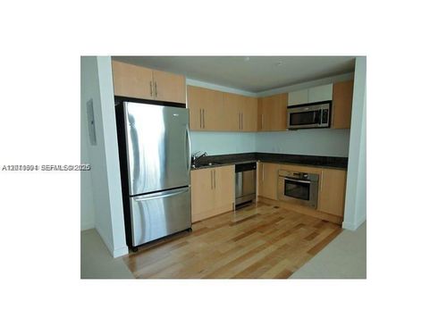t-2903-300 S Biscayne Blvd, Miami, FL, 33131-5376 | Card Image