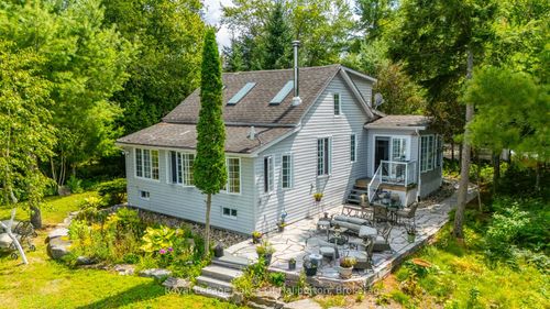 1049 Ninatigo Lane, Algonquin Highlands, ON, K0M1S0 | Card Image