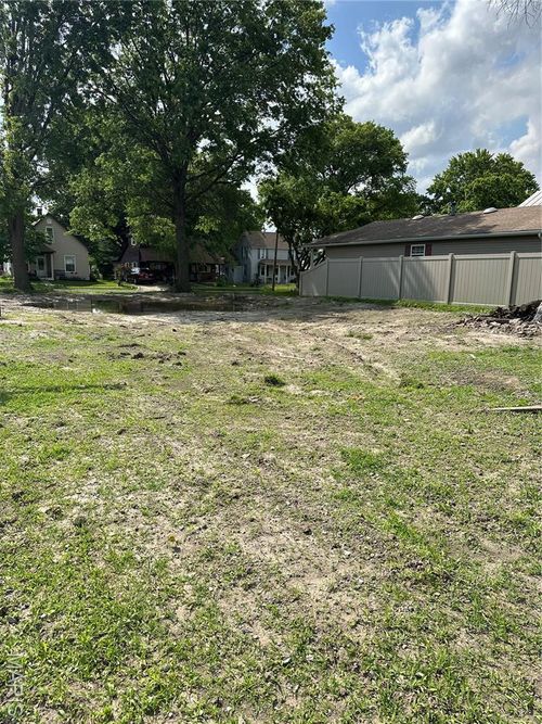 400 Napolean, Saint Jacob, IL, 62281-1133 | Card Image