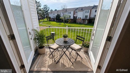 6152 Strasburg Dr, CENTREVILLE, VA, 20121-2242 | Card Image