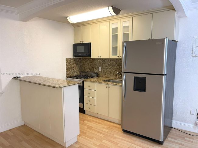 APT-39 - 3245 Virginia St, Condo with 1 bedrooms, 1 bathrooms and null parking in Coconut Grove FL | Image 7