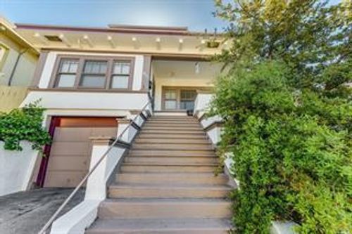 915 Napa St, Vallejo, CA, 94590 | Card Image