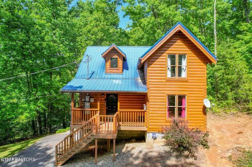 2302 E View Dr, Sevierville, TN, 37876-9329 | Card Image