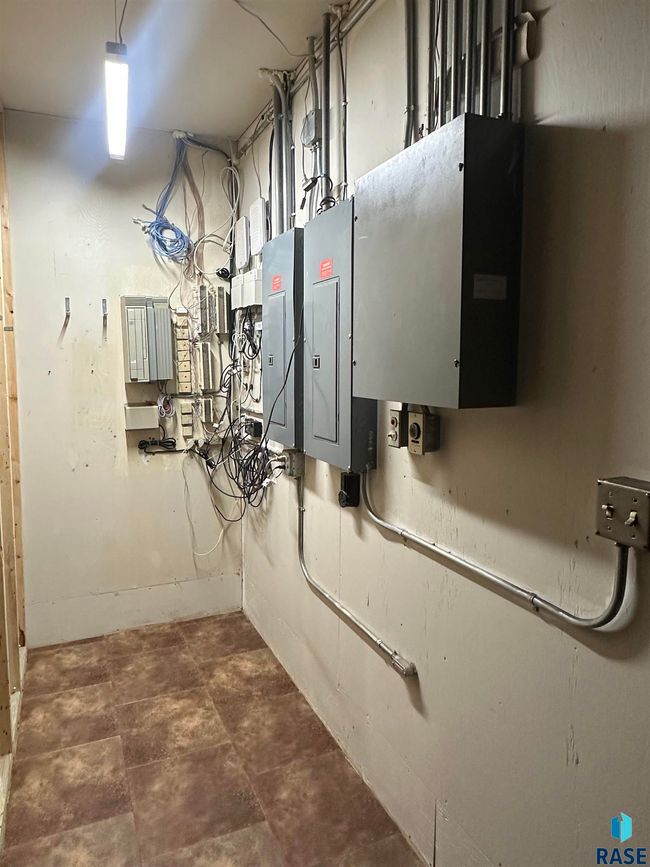911 Sixth St, Home with 0 bedrooms, 2 bathrooms and null parking in Freeman SD | Image 39