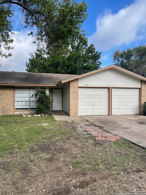 1071 Honeytree St, San Antonio, TX, 78245 | Card Image