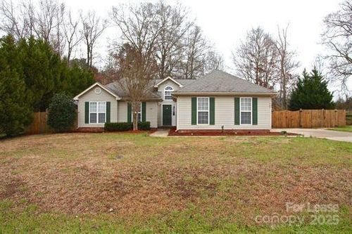 707 Pesca Ln, Matthews, NC, 28104-8812 | Card Image
