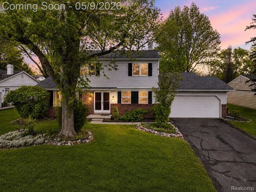 22718 Chestnut Tree, Novi, MI, 48375-4311 | Card Image
