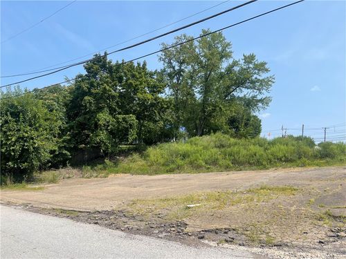 800 E Hill Dr, New Kensington, PA, 15068-5013 | Card Image