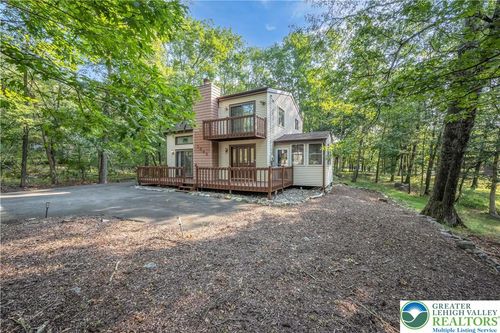 114 Brentwood Dr, Bushkill, PA, 18324-7733 | Card Image