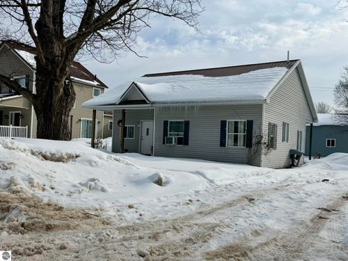 409 S Walnut St, Kalkaska, MI, 49646-9157 | Card Image