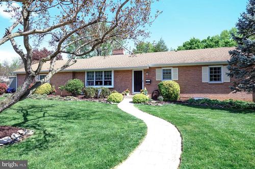 520 May St, HAGERSTOWN, MD, 21742-3252 | Card Image