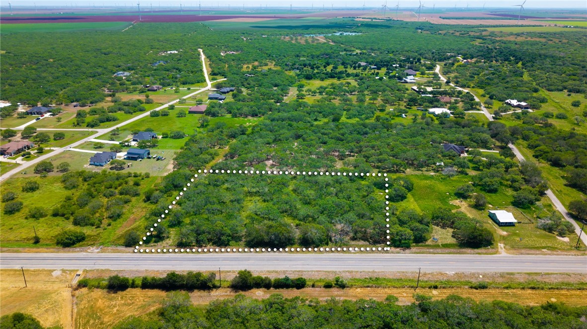 Land in Mathis 3