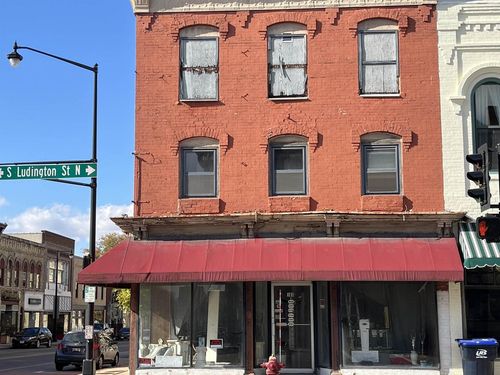 103 N Ludington St, Columbus, WI, 53925-1576 | Card Image