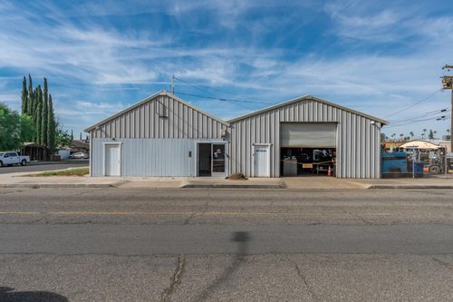 260 S 3rd St, Chowchilla, CA, 93610-2939 | Card Image
