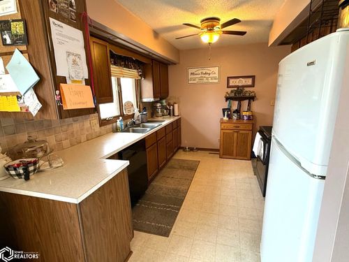 419 W Overmeyer Dr, Algona, IA, 50511-3207 | Card Image