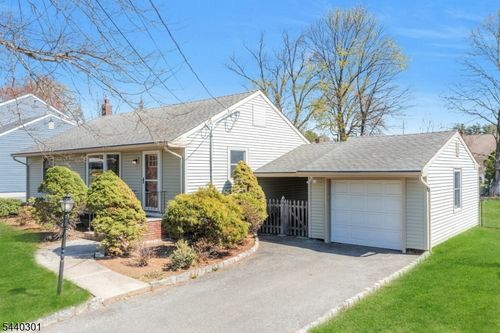 20 Kievit Rd, Wayne, NJ, 07470-3726 | Card Image