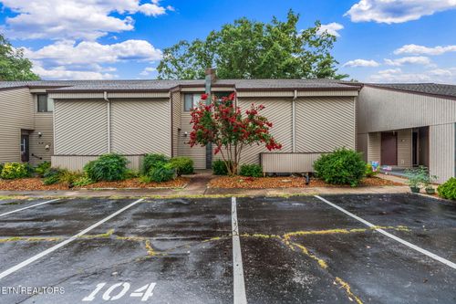 unit-104-6 Lakeshore Ct, Crossville, TN, 38558-6630 | Card Image