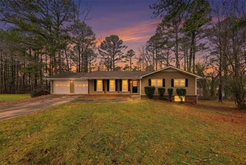 8139 Lake View Ter, Riverdale, GA, 30274-4111 | Card Image