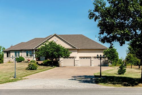 2747 Maple St, Fenwick, ON, L0S1C0 | Card Image