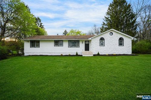 29 Ironia Rd, Flanders, NJ, 07836-9124 | Card Image