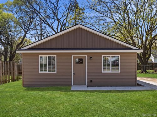 1005 Lakeview Street, Waterford Charter Township, MI, 48328 | Card Image