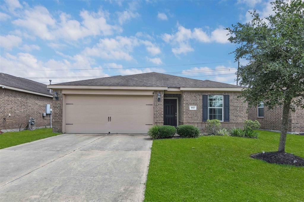 Garnet Breeze Dr, Rosharon, TX 77583