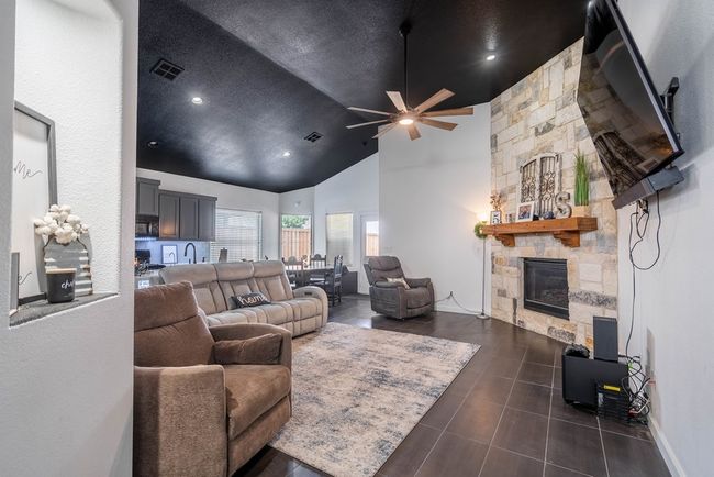 804 Gallantry Ln, House other with 4 bedrooms, 2 bathrooms and 2 parking in Midland TX | Image 5