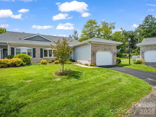 20 Country Meadows Ln, Hendersonville, NC, 28792-6378 | Card Image