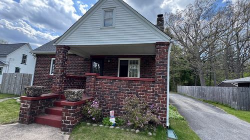 424 Yanke Rd, Trail Creek, IN, 46360-7211 | Card Image