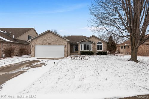 53114 Ridgewood Dr, Chesterfield, MI, 48051-3908 | Card Image