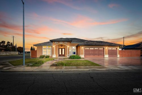 760 Brookside Dr, Shafter, CA, 93263-3150 | Card Image