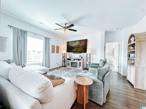 5791 Mountain View Trl, BESSEMER, AL, 35022-8616 | Card Image