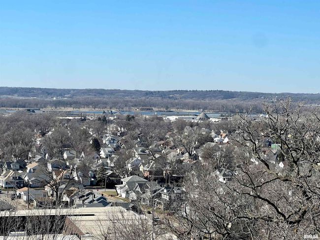 5B - 1337 21 St Ave, Condo with 2 bedrooms, 2 bathrooms and null parking in Rock Island IL | Image 8